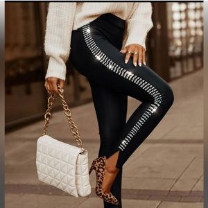 CHIC ME 2 PIECE OUTFIT! SIZE SMALL! BRAND NEW!! #105